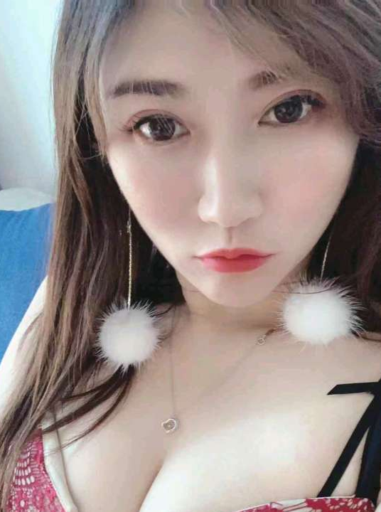 岛内长腿大胸MM